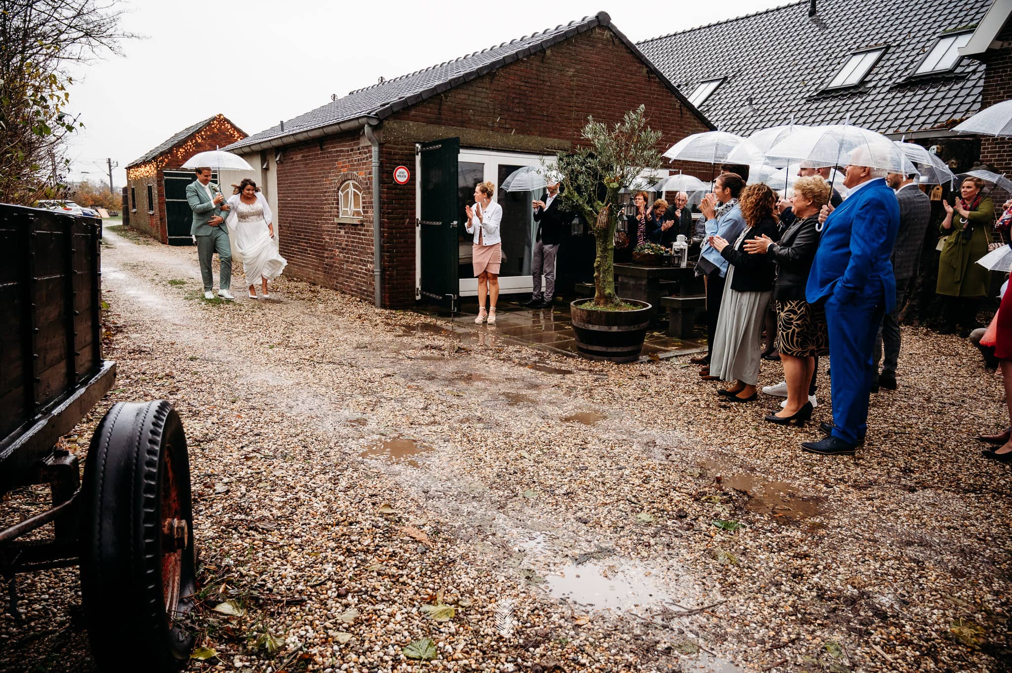 trouwen in de winter bij Hoeve Zzamen met bruidsfotograaf Shared Moments